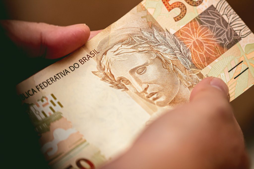 CNseg: Focus antevê movimento sanfona da economia: alta em 2022; desaceleração em 2023